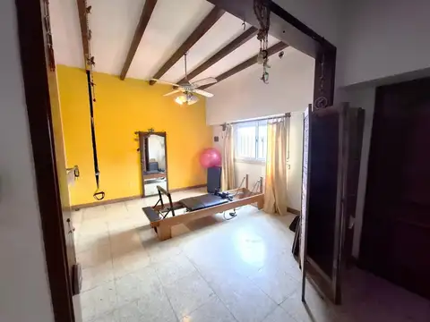 CASA 4 DORM., C/COCHERA 2 AUTOS + MONOAMB. 8,66 x 25,98