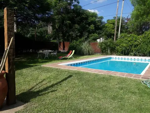 VENTA CASA BARRIO QUISQUIZACATE 3 DORM PILETA