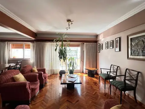 Pumacahua y  Av. Rivadavia (5to piso - Cochera fija)