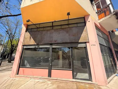 LOCAL COMERCIAL EN ESQUINA
