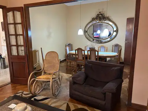 Depto Tipo Casa en Venta de 6 ambientes