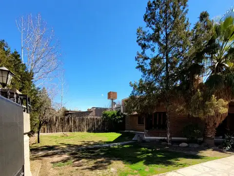 Calle J.D. Perón 100