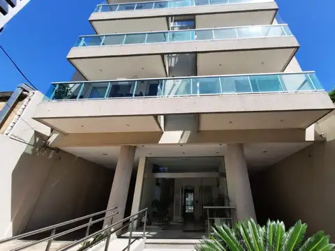 Quilmes Centro, Olavarria al 300 - Departamento de 3 ambientes al frente c/cochera y baulera