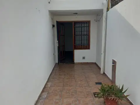 “OPORTUNIDAD INVERSOR” 2 UNIDADES CON SERVICIOS INDEPENDIENTES B° SAN MARTIN
