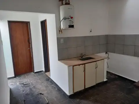 “OPORTUNIDAD INVERSOR” 2 UNIDADES CON SERVICIOS INDEPENDIENTES B° SAN MARTIN