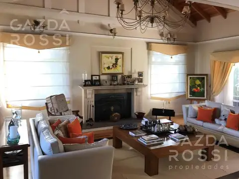 Casa 6 ambientes con 3 baños