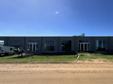 Salón Comercial sobre Autovía Ruta 14 San José Entre Ríos