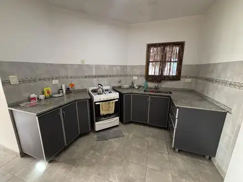 Casa en Alquiler en Villa Ballester, $ 890.000