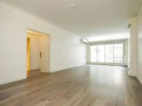 Venta. departamento 5 ambientes. Piso. Sarmiento 3000.