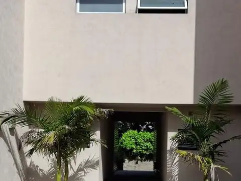 CASA PH TRIPLEX- Olivos