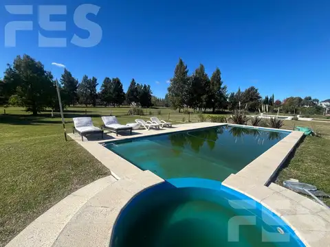 ALQUILER CASA 4 AMBIENTES AMOBLADA EN FINCAS DE SAN VICENTE SECTOR GOLF