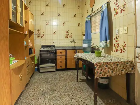 Casa en Venta con 3 cocheras