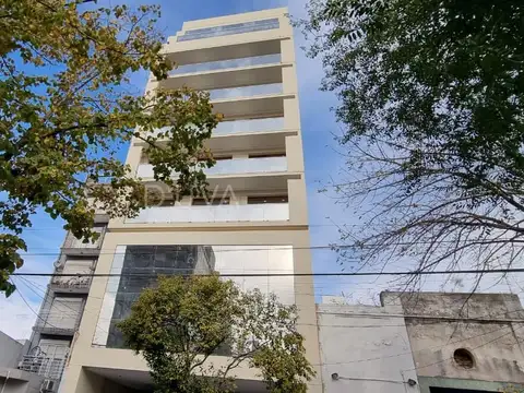 Loft-oficina, ambientes amplios, cocina con cerramiento.-