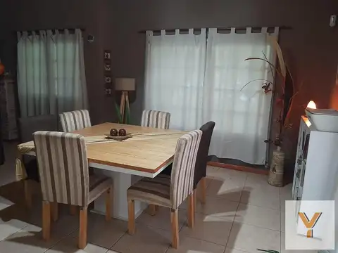 Casa 3 ambientes con 2 baños