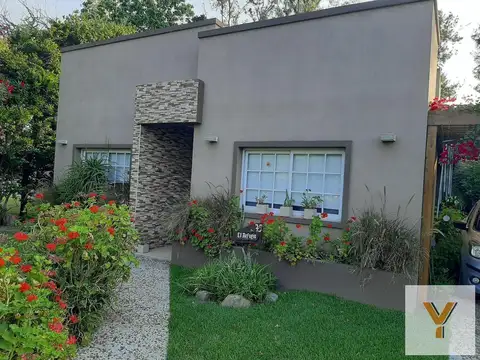 Casa en venta - 2 Dormitorios 2 Baños - Cocheras - 427Mts2 - General Rodríguez
