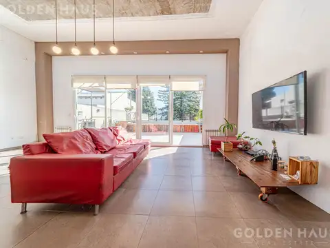 Casa en Venta con 12 cocheras