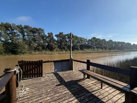 Río Capitán, 1ra Sección a mts del Paraná, Casa de Categoría, 200m2, 4 Dormitorios,lote 5800m2 Tigre