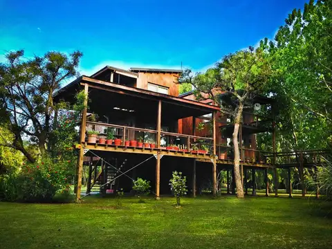 Río Capitán, 1ra Sección a mts del Paraná, Casa de Categoría, 200m2, 4 Dormitorios,lote 5800m2 Tigre