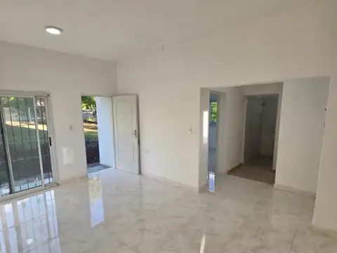 Casa 2 ambientes con 1 baño