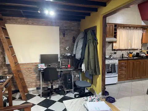 Depto Tipo Casa en Venta en Moron Sur, USD 48.000