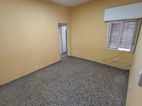 Depto Tipo Casa en Alquiler en Santos Lugares, $ 650.000