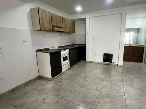 Departamento planta baja con cochera en Barrio Jardin Trapiche Godoy Cruz- Apto Crédito.