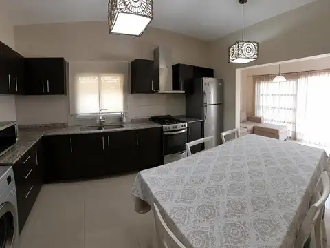 Depto Tipo Casa en Alquiler de 3 dormitorios