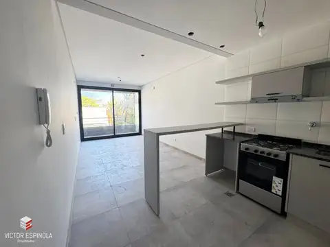 EL PAYADOR 5000, Piso 1