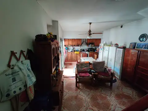 Casa 3 ambientes con 2 baños