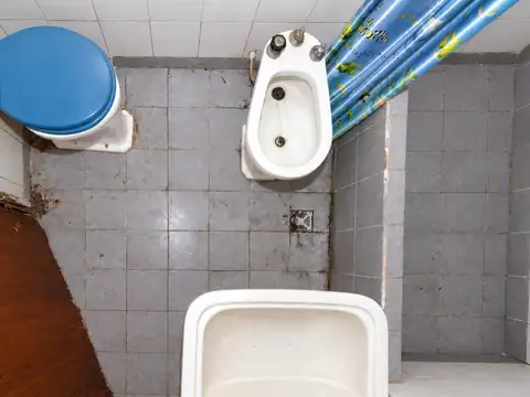 VENTA CASA A RECICLAR, TRES DORMITORIOS, GARAGE, PATIO, BARRIO LUDUEÑA, ROSARIO