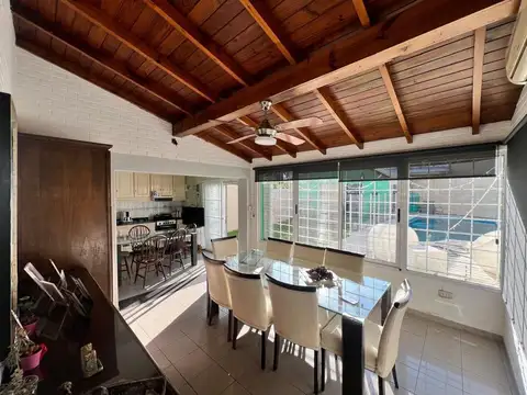 Casa en Venta en Remedios de Escalada, USD 230.000