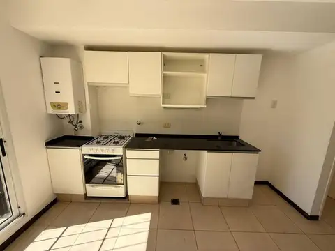 ALQUILER DEPTO UN DORMITORIO PATIO