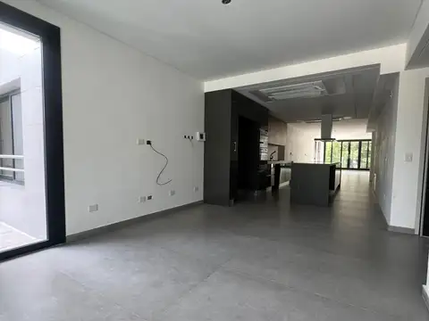 Departamento 5 ambientes con 4 baños