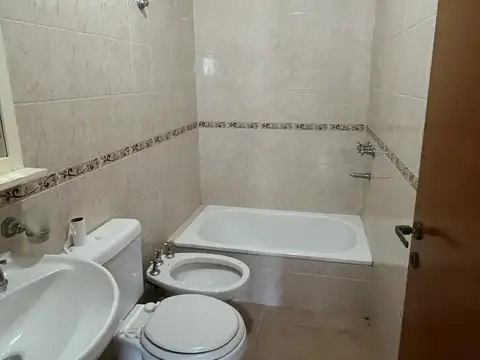 Departamento en Alquiler en El Palomar, $ 450.000