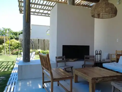 Casa en Alquiler Temporal en Manzanares, USD 3.500