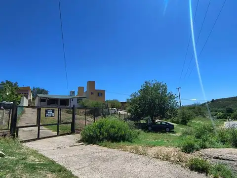 VENTA CASA 2 DORMITORIOS CALLE ROMA CARLOS PAZ