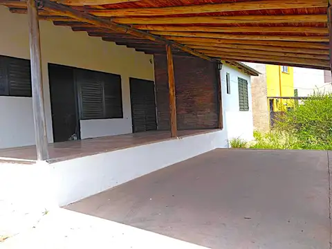 Casa 3 ambientes con 1 baño