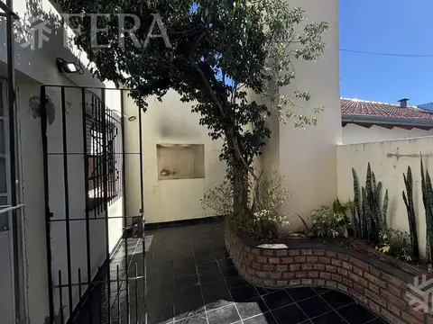 Alquiler PH 3 ambientes con patio y terraza en Wilde
