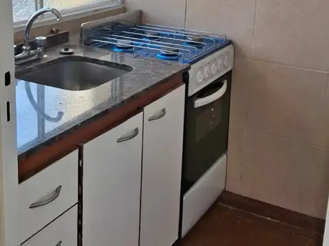 ¡Hermoso Monoambiente Muy Luminoso en Almagro! – Excelente Ubicación.