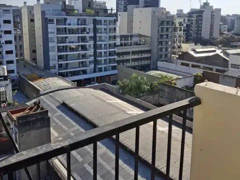 ¡Hermoso Monoambiente Muy Luminoso en Almagro! – Excelente Ubicación.