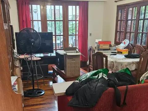 Casa 5 ambientes con 4 baños