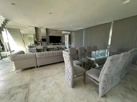 Casa en venta apto credito barrio Alisos Nordelta