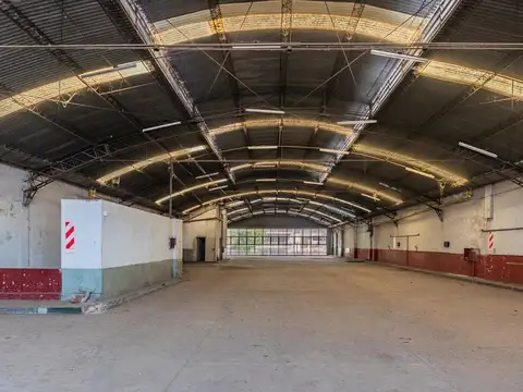 Local  venta sobre lote propio en  Parque Patricios