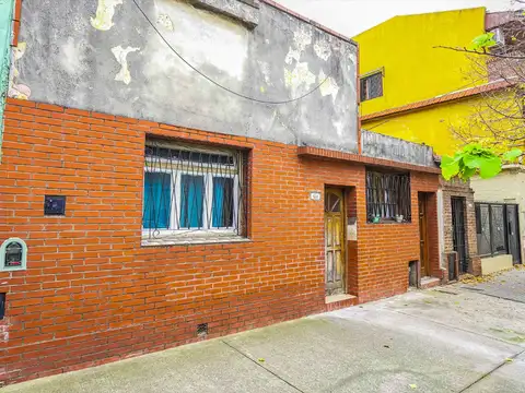 VENTA CASA 4 AMBIENTES VILLA URQUIZA A REFACCIONAR