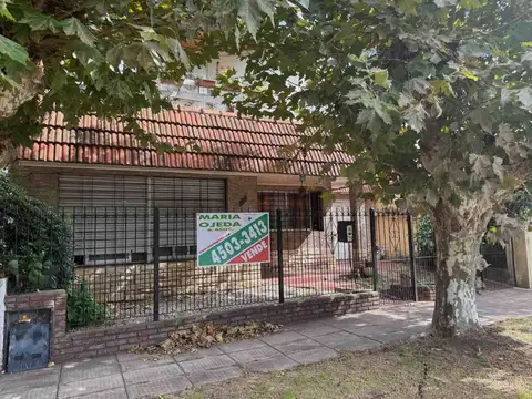 Casa - Venta - Argentina, Morón - LINCOLN 680