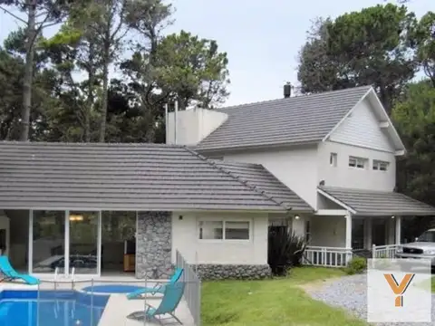 Casa en Venta en Carilo, USD 370.000