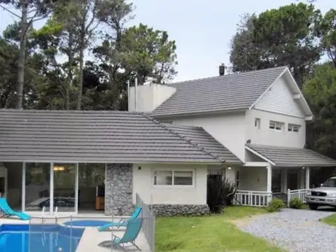 Casa en Venta en Carilo, USD 370.000