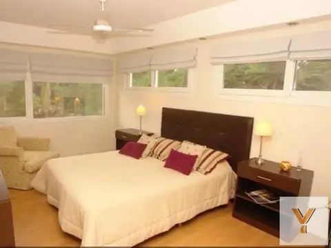 Casa 6 ambientes con 4 baños