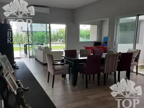 Casa en Venta al Oeste