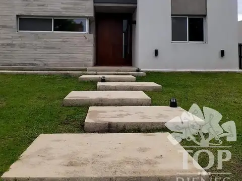 Casa en Venta en El Canton, USD 296.000
